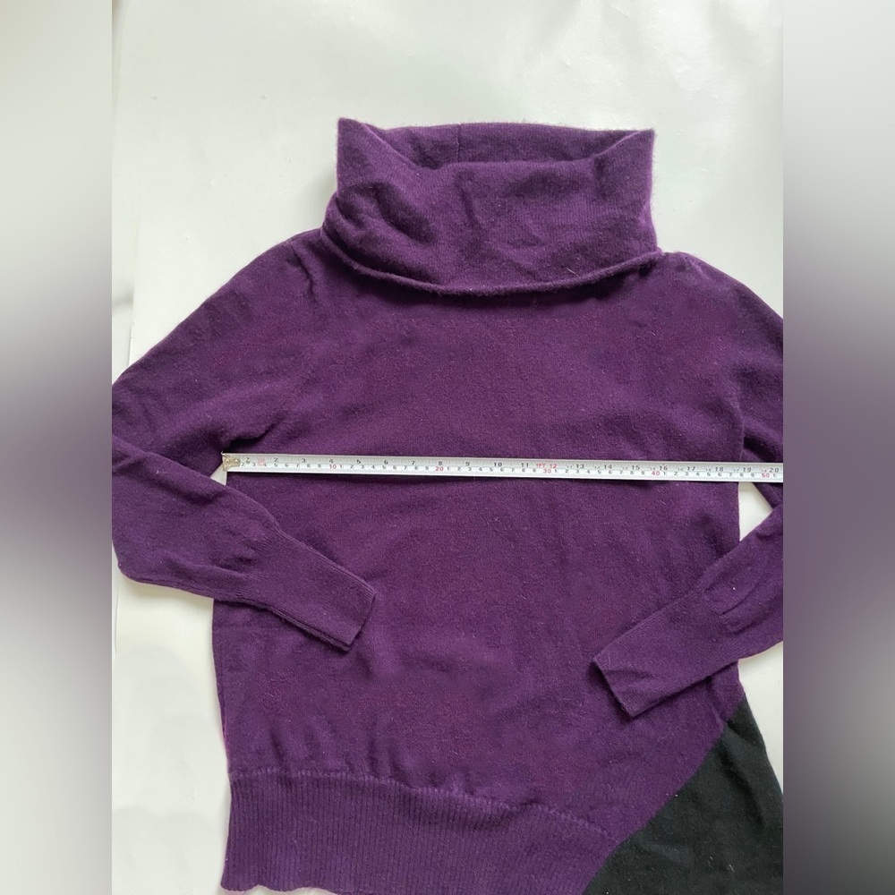 Bloomingdale’s C Cashmere Sweater asymmetrical colour block purple Cowlneck - Picture 4 of 6